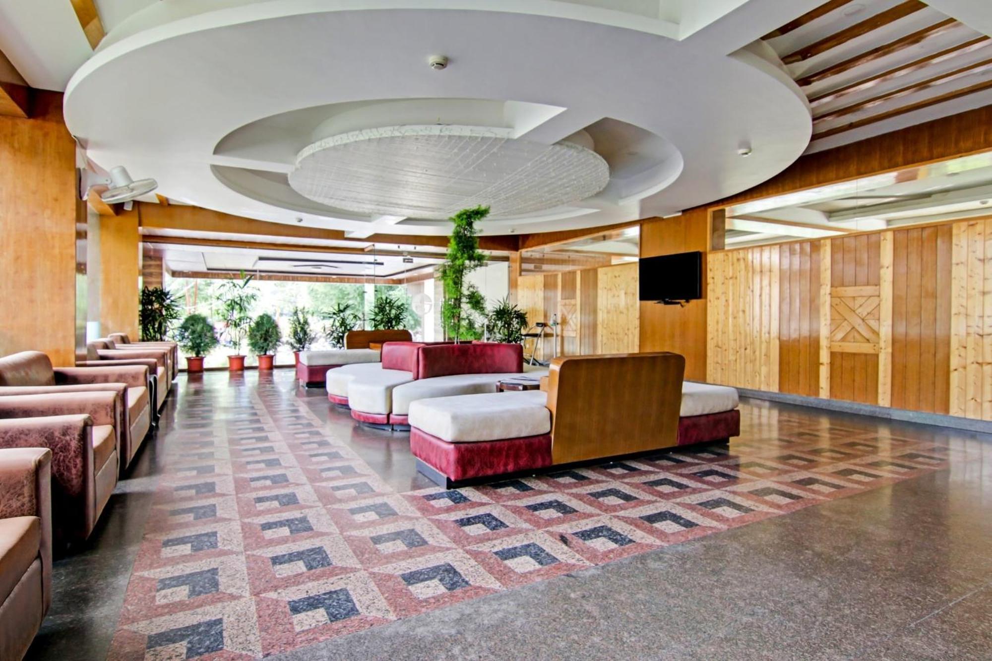 Townhouse Oak Rohtang Heights Hotel - Manali (Himachal Pradesh) — Photos 1